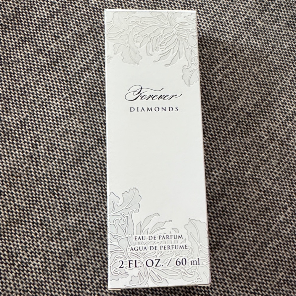 Mary Kay Forever Diamonds Perfume with Clear and White Design